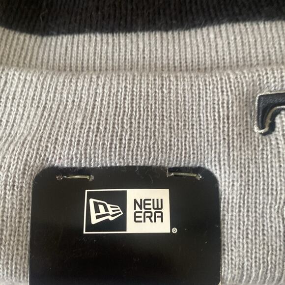 New Era MLB Tampa Bay Rays New Era Gray/Black Rebound Cuffed Knit Hat with Pom - Picture 3 of 6